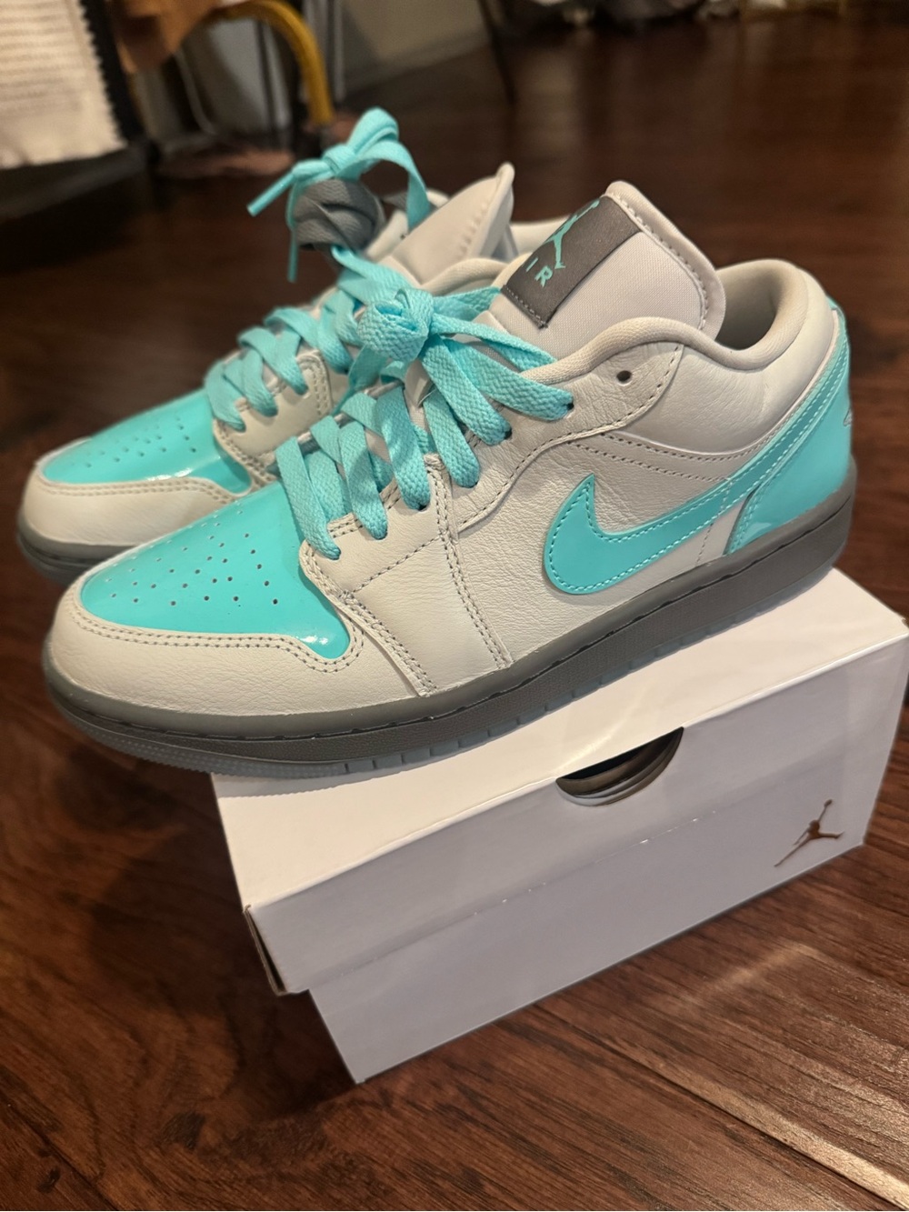 (WMNS) Air Jordan 1 Low SE 'Polaroid' size 8 brand new with box with 2 set laces - Picture 4 of 16